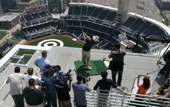 NL_RoofGolf297363x002.med_t350